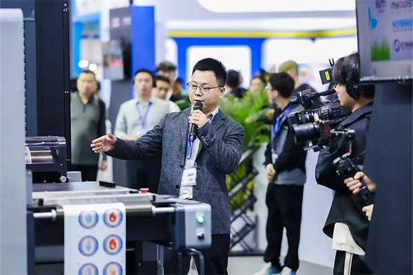 DMS 3D Digital Foiling: A New Era for Digital Embellishment